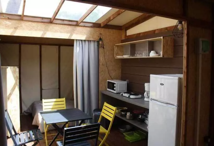 ホテル Camping Le Chenal