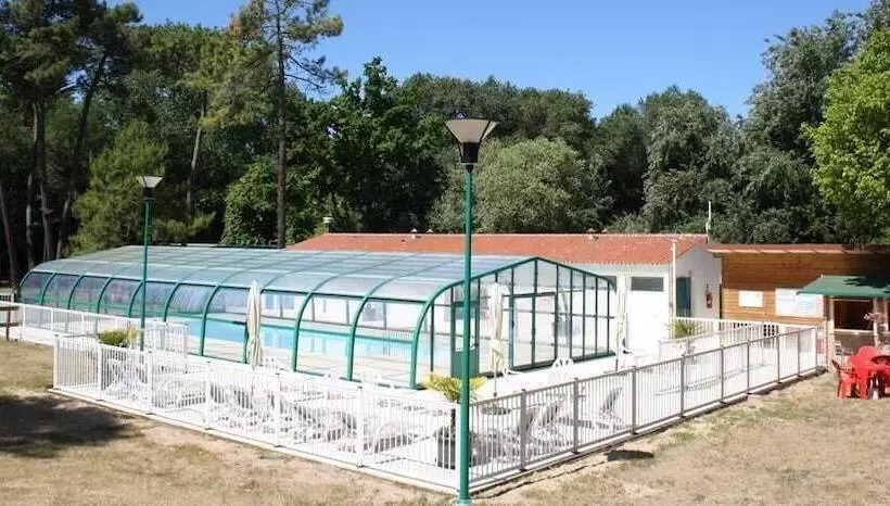 ホテル Camping Le Chenal