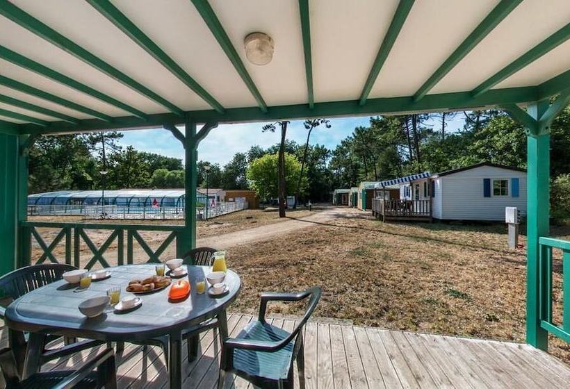 ホテル Camping Le Chenal