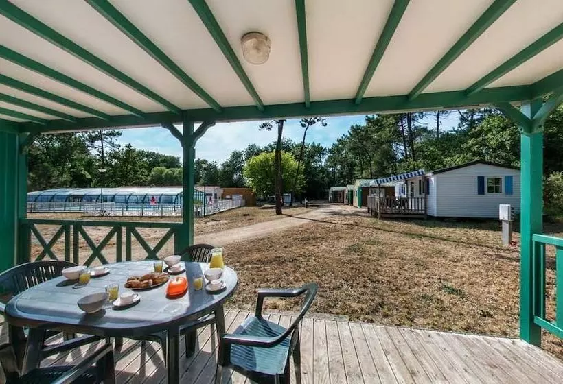 ホテル Camping Le Chenal