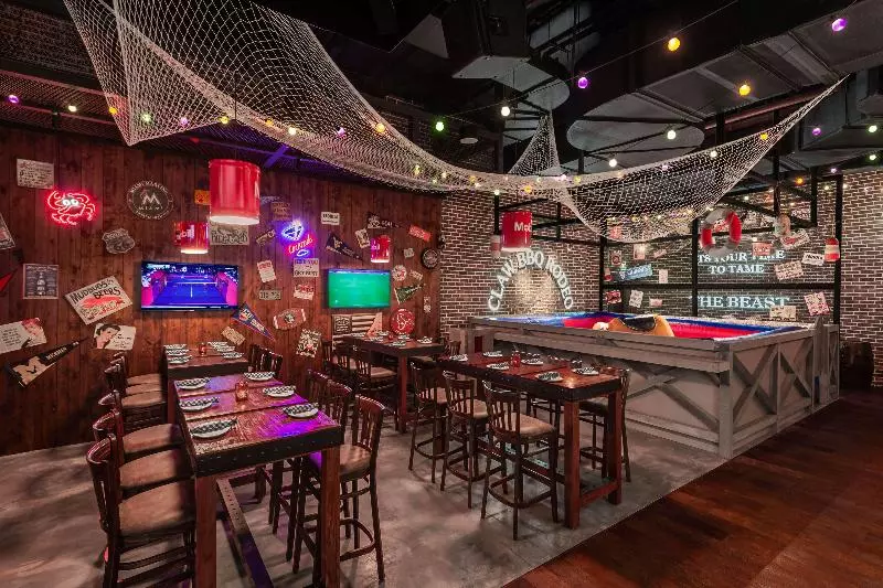 هتل Hampton By Hilton Marjan Island