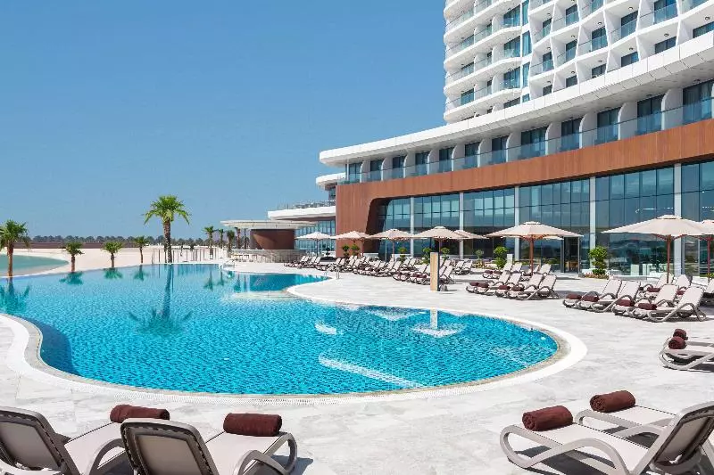هتل Hampton By Hilton Marjan Island