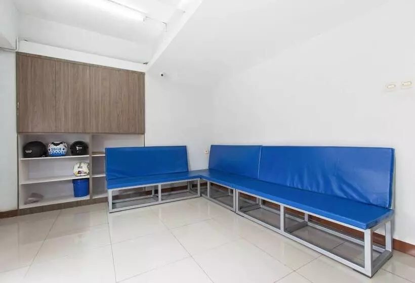 Otel Reddoorz @ Cideng