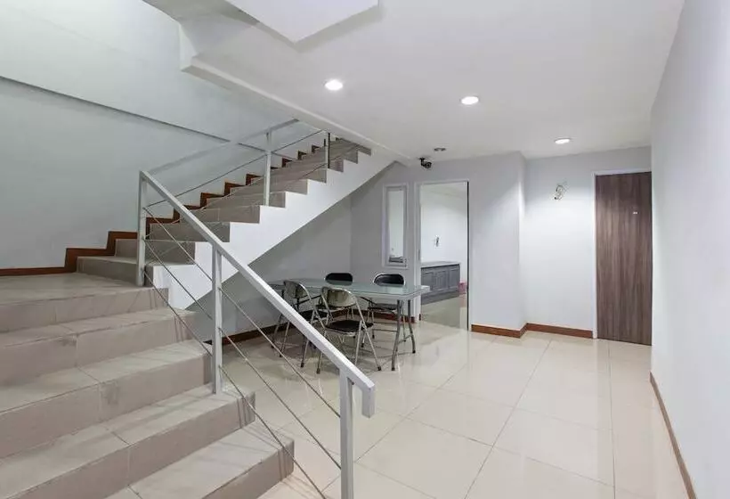 Otel Reddoorz @ Cideng