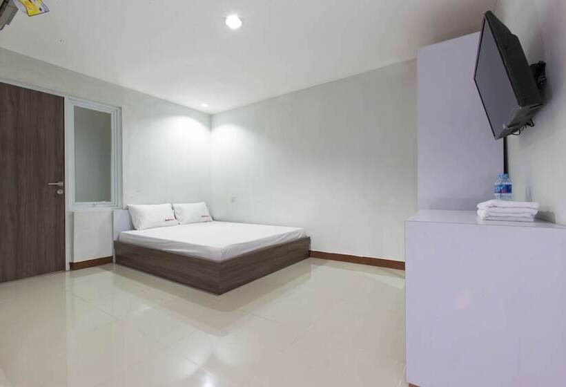 בית מלון כפרי Reddoorz @ Cideng