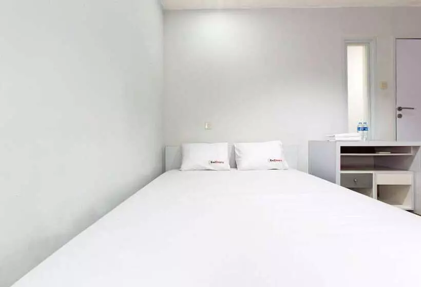 Otel Reddoorz @ Cideng
