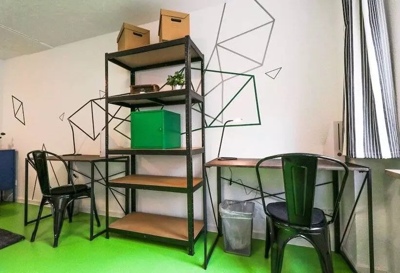 Hostel Room Superclean For 3