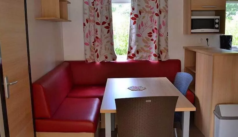 Hotelli Camping L évasion   Mobilhomes