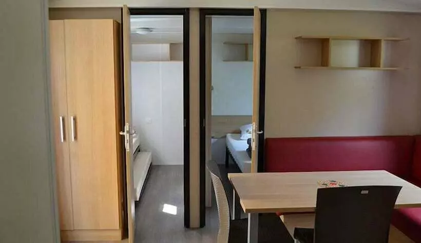 Hotelli Camping L évasion   Mobilhomes