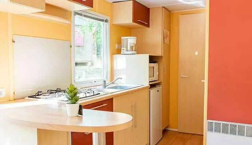 Hotelli Camping L évasion   Mobilhomes