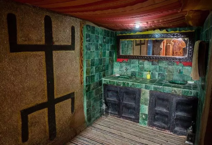 ホテル Desert Bivouac