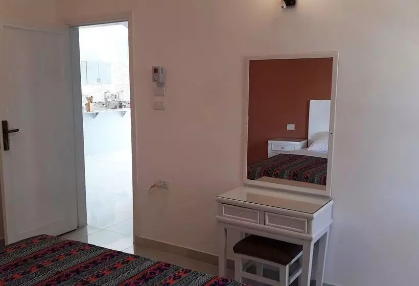 هتل Luxury Senmut Apartments
