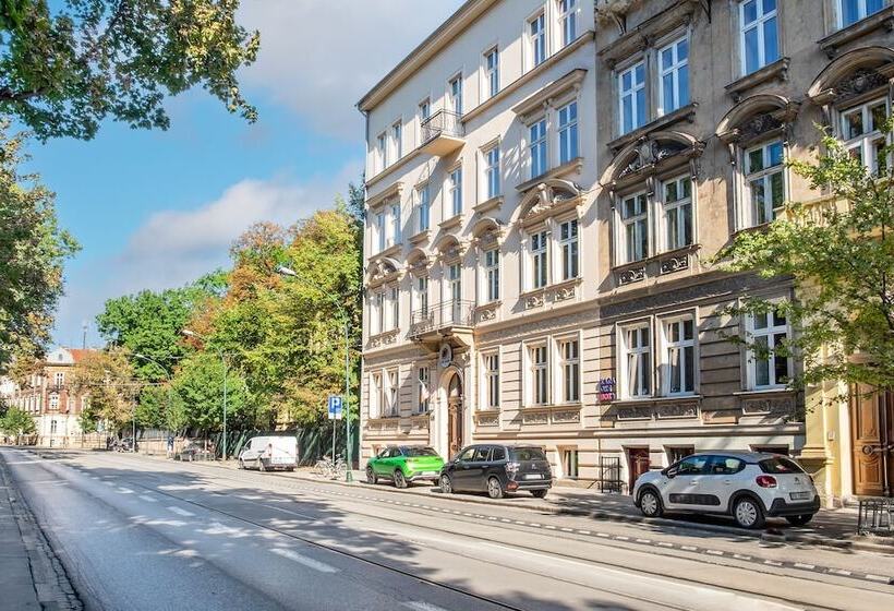 בית מלון כפרי Maximum