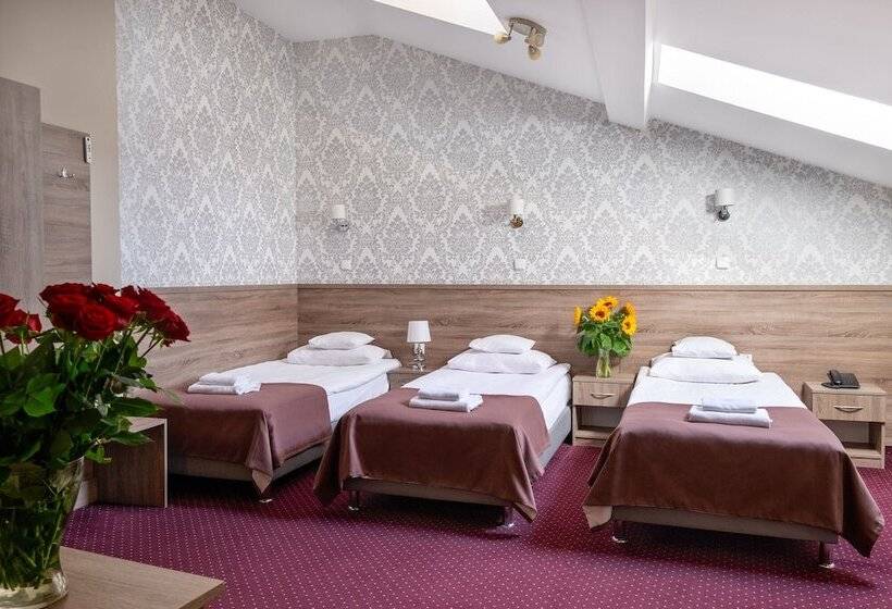 בית מלון כפרי Maximum