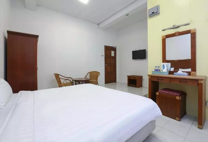 Hotelli Oyo 89931 Aqamar Raxxiz Inn 1