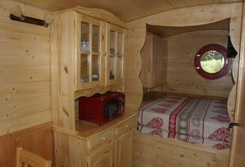 Отель Provence Roulottes