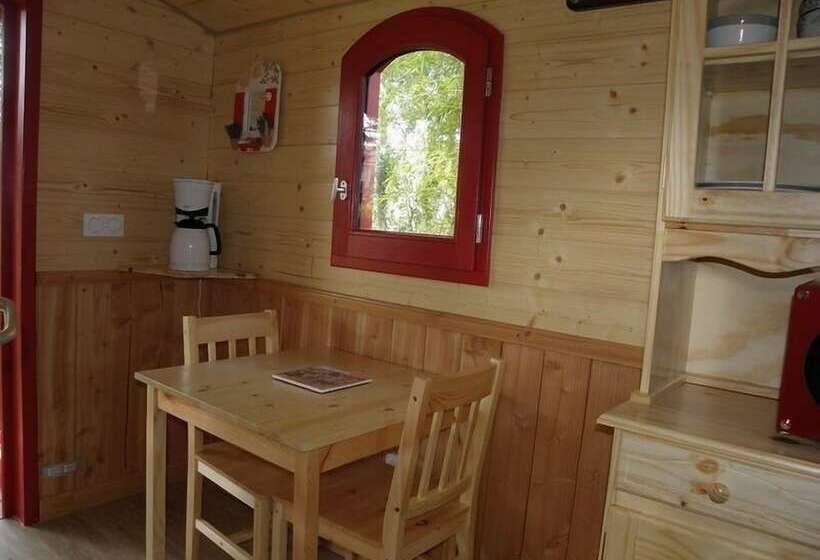 Отель Provence Roulottes