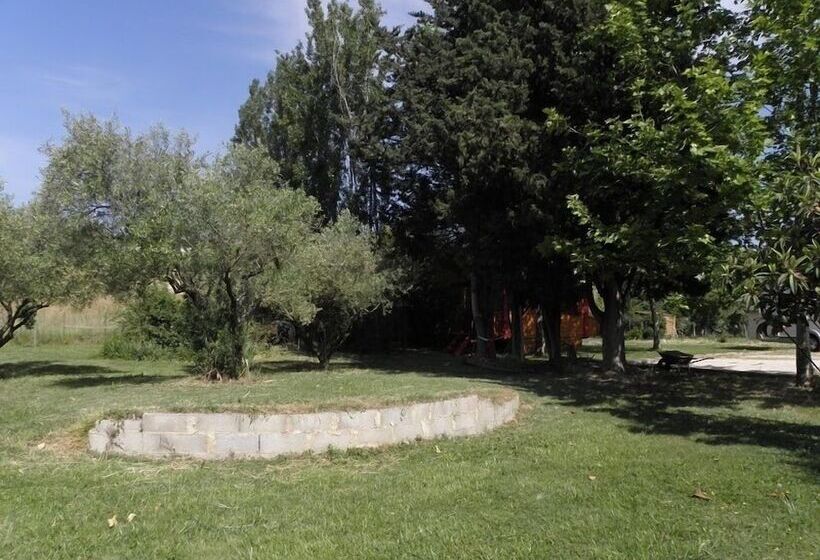 Отель Provence Roulottes