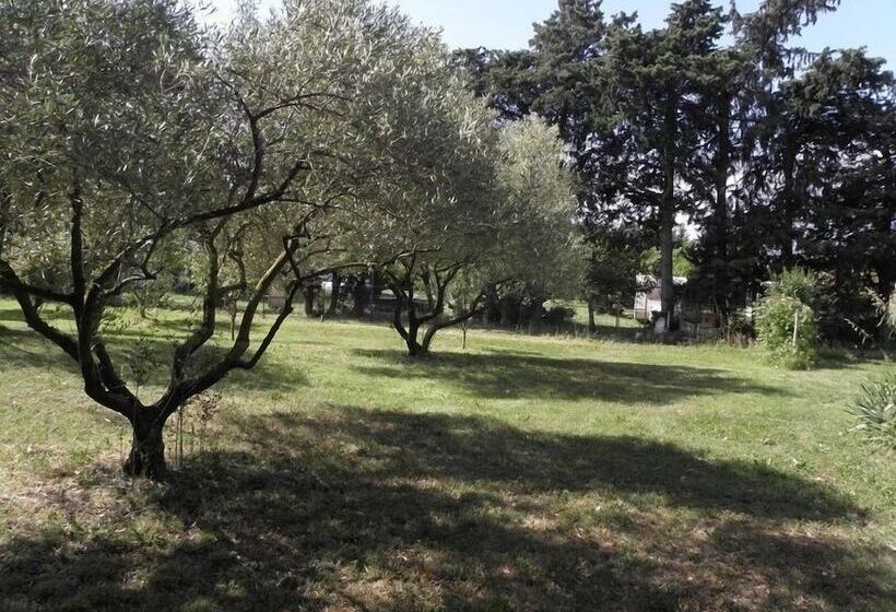 Отель Provence Roulottes