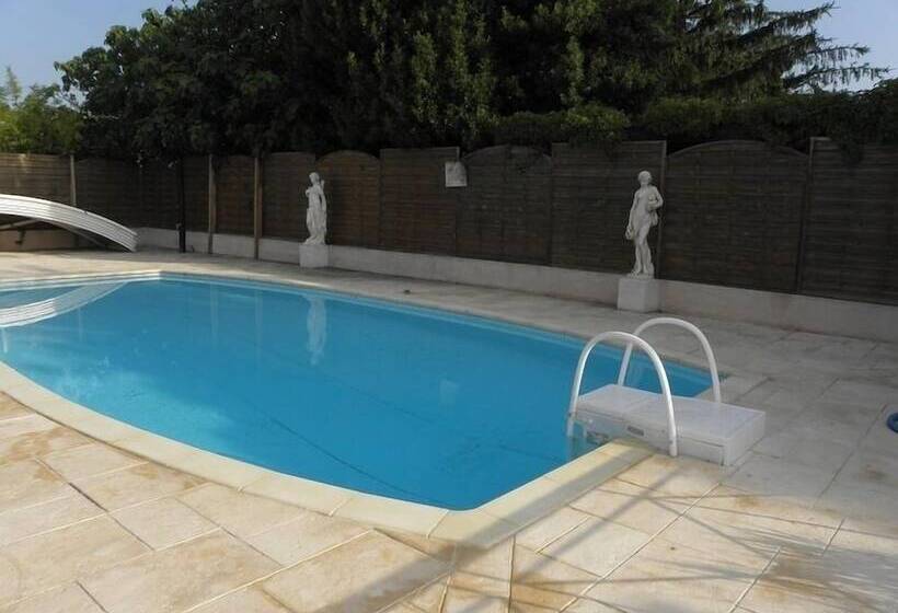 Отель Provence Roulottes