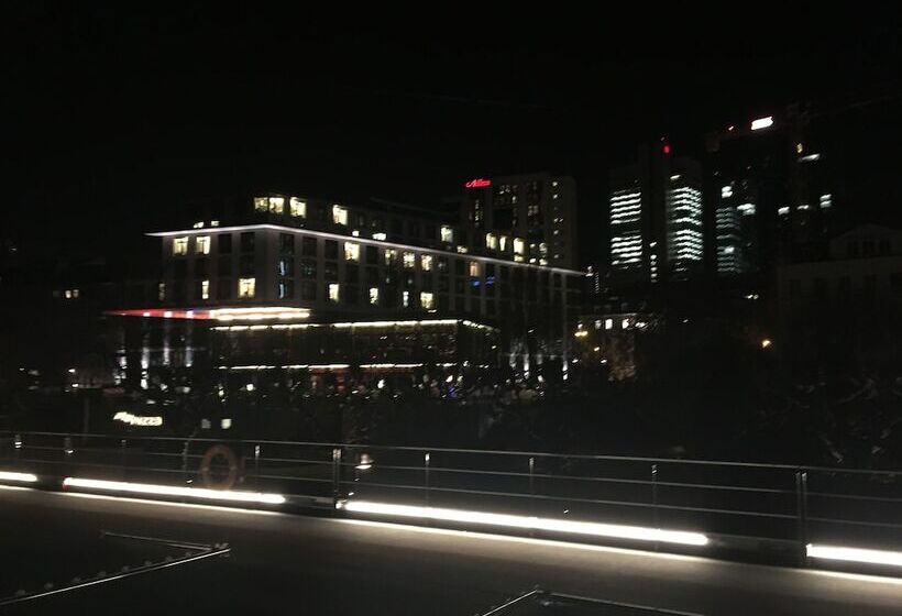 בית מלון כפרי Select Ms William Shakespeare   Frankfurt