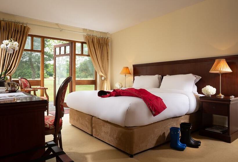 בית מלון כפרי The Lodges At Kilkea Castle