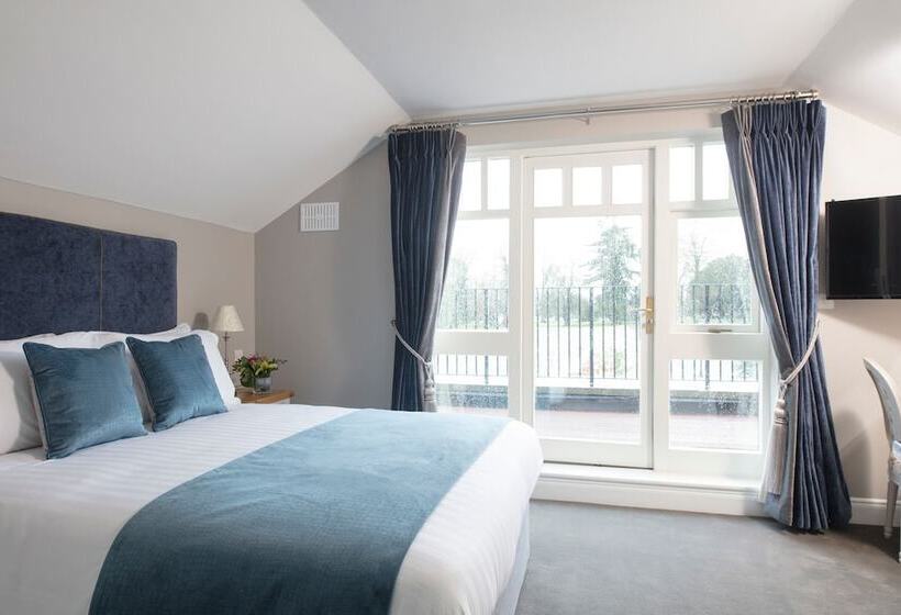 בית מלון כפרי The Lodges At Kilkea Castle