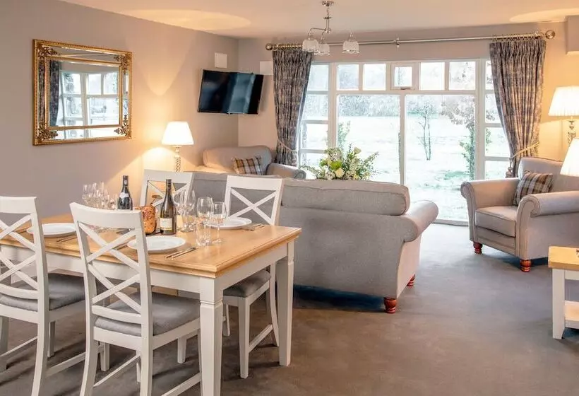 Hotelli The Lodges At Kilkea Castle