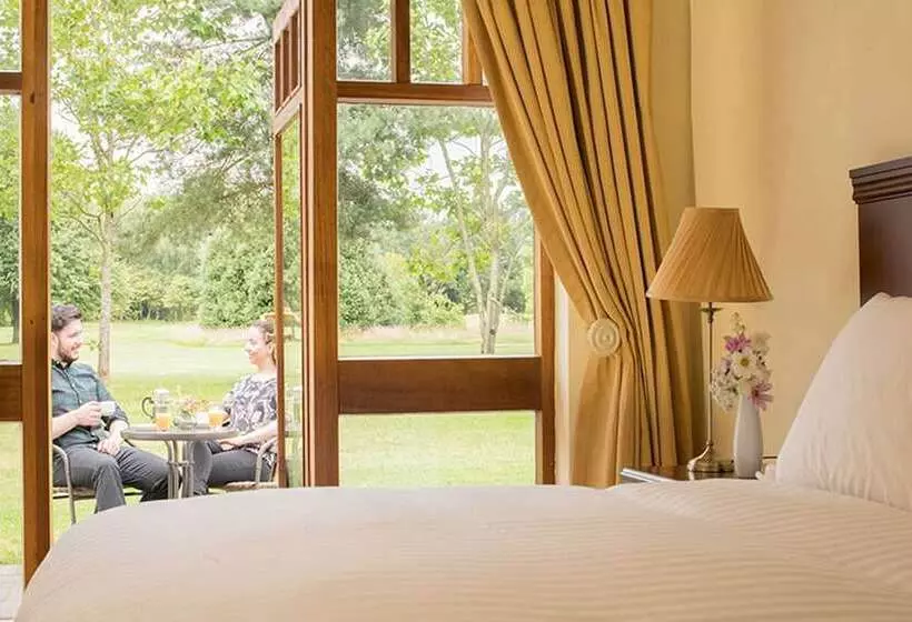 Hotelli The Lodges At Kilkea Castle