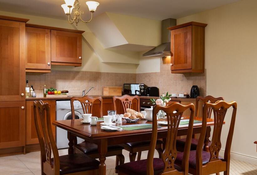 בית מלון כפרי The Lodges At Kilkea Castle