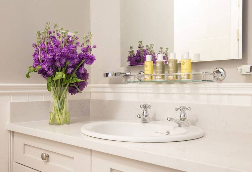 בית מלון כפרי The Lodges At Kilkea Castle