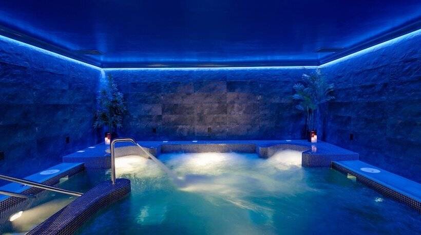 בית מלון כפרי The Lodges At Kilkea Castle