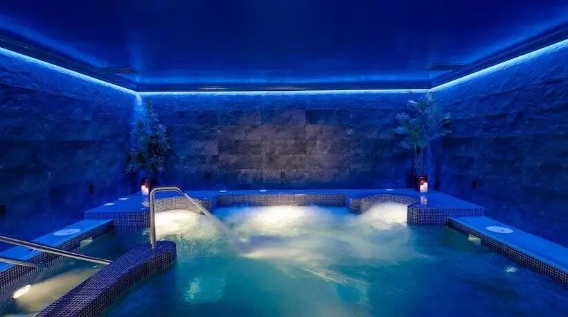 Hotelli The Lodges At Kilkea Castle