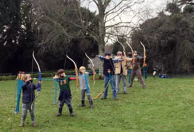 Hotelli The Lodges At Kilkea Castle