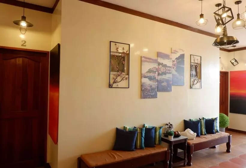 Hotelli The Runway Inn  Mactan Cebu