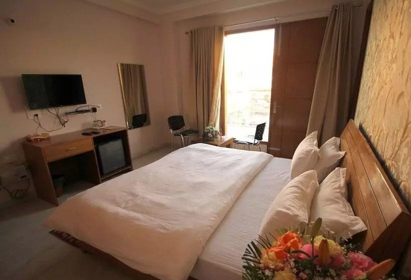 Pension Tarang Residency