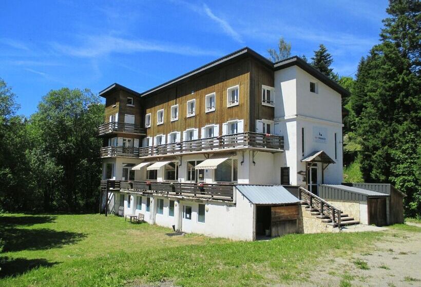 فندق صغير Auberge De Jeunesse Hi Chamrousse