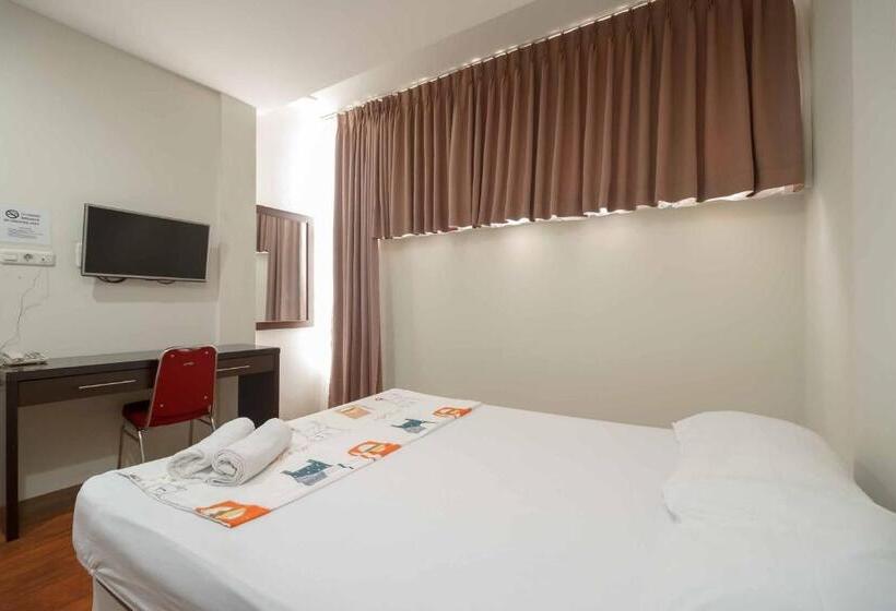 בית מלון כפרי Avalon Karawaci Mitra Reddoorz