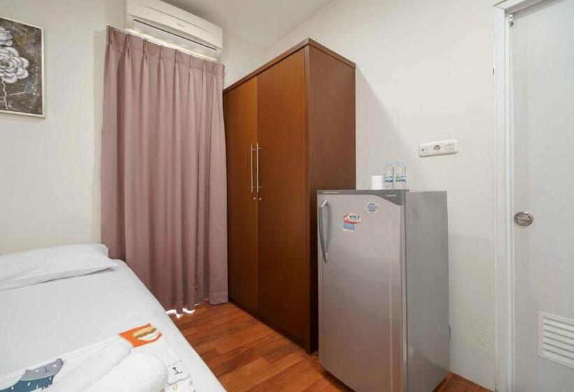 בית מלון כפרי Avalon Karawaci Mitra Reddoorz