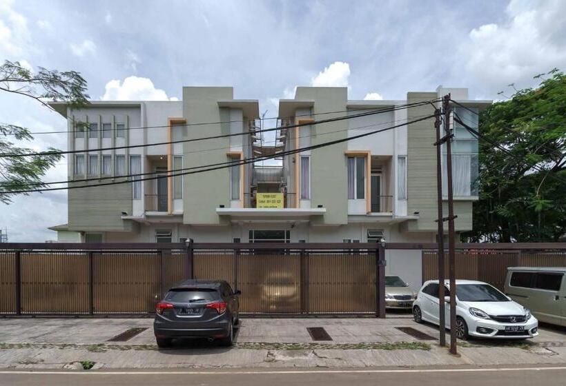 בית מלון כפרי Avalon Karawaci Mitra Reddoorz