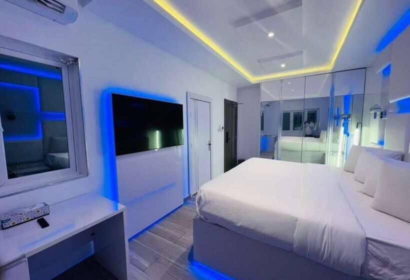 هتل Dreams By Dv8