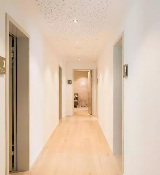 Hotelli Kronelodge   Self Check In