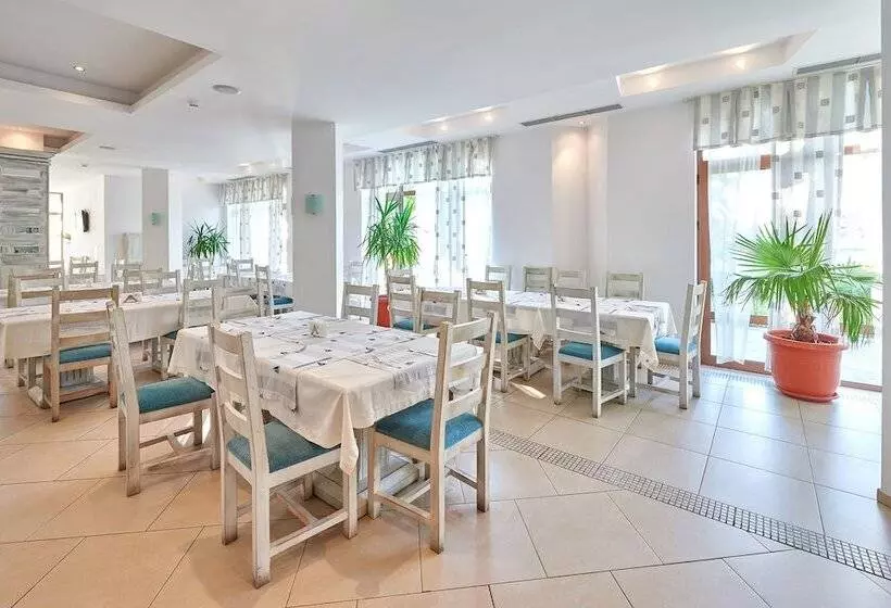 هتل Oasis Del Mare