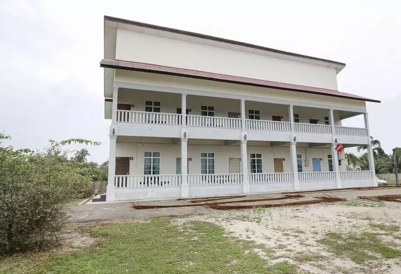 Hotelli Oyo 90135 Saujana Villa Cherok Paloh