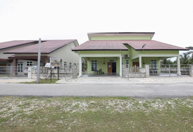 בית מלון כפרי Oyo 90135 Saujana Villa Cherok Paloh