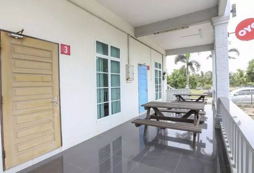Hotelli Oyo 90135 Saujana Villa Cherok Paloh