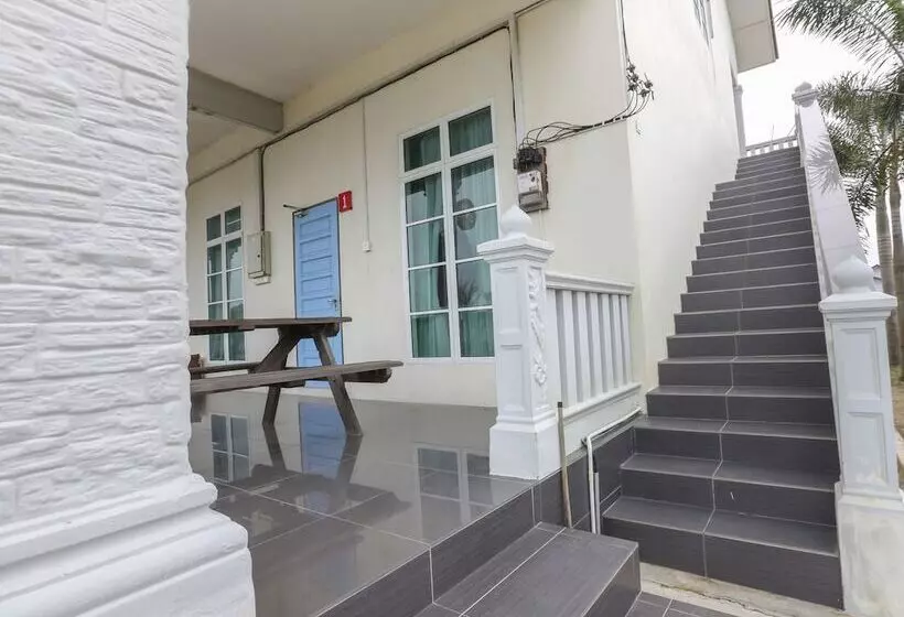 Hotelli Oyo 90135 Saujana Villa Cherok Paloh