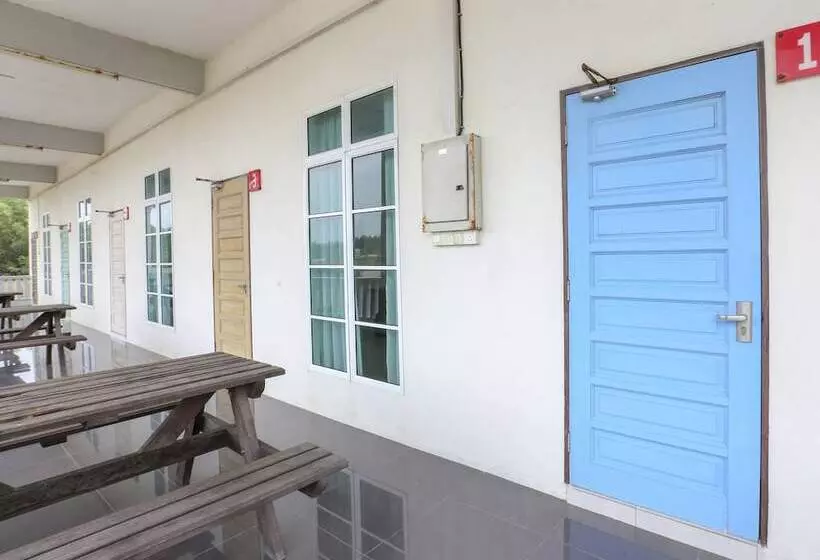 Hotelli Oyo 90135 Saujana Villa Cherok Paloh