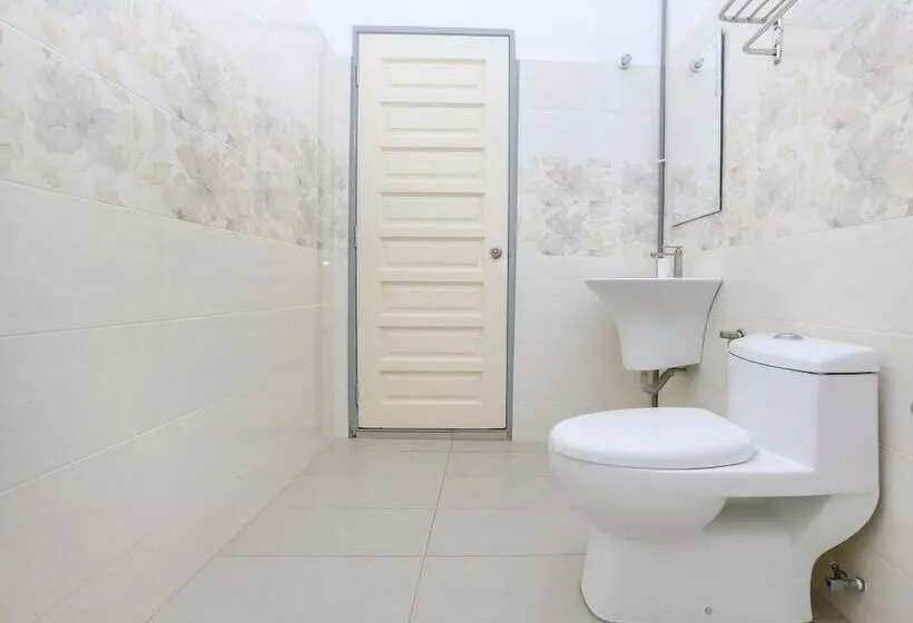 Hotelli Oyo 90135 Saujana Villa Cherok Paloh