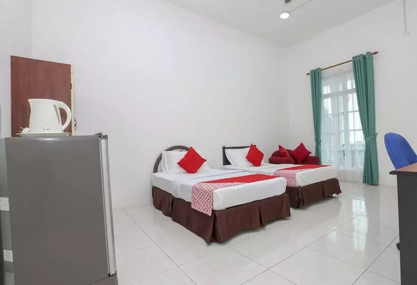 Hotelli Oyo 90135 Saujana Villa Cherok Paloh